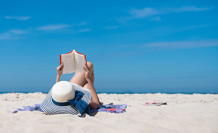 12 livros para ler (ou reler) nestas férias